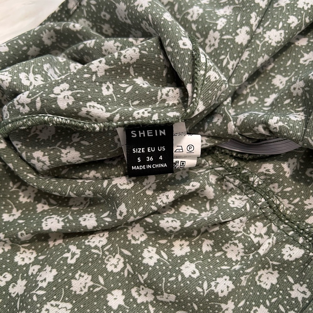 SHEIN Green Floral Camisole Top - Picture 7 of 7